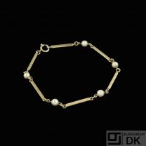 14k Gold Bracelet with Pearls. Denmark - 1960s.