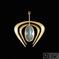 14k Gold Pendant with Moonstone.