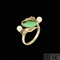 14k Gold Ring with Jade & Pearls.