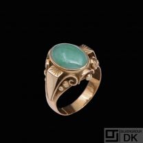 14k Gold Ring with Jadeite.
