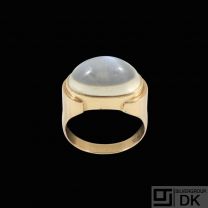 14k Gold Ring with Moonstone - Denmark 1960s.