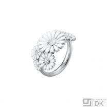 Georg Jensen. Sterling Silver DAISY Ring with white Enamel.