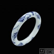 Royal Copenhagen. Porcelain Bangle - Musselmalet / Blue Fluted.