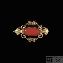  Art Nouveau 14k Gold Brooch with Coral.