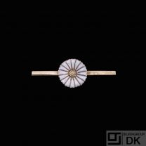 A. Michelsen. Gold plated Sterling Silver Daisy Pin Brooch - 11mm.