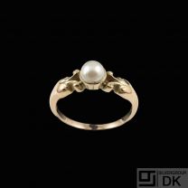 Georg Jensen. 14k Gold Ring with Pearl #180.