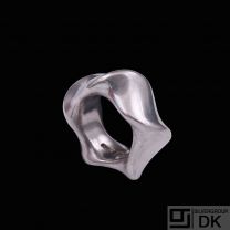 Allan Scharff. Sterling Silver 'Swirl' Ring - Size 54mm.