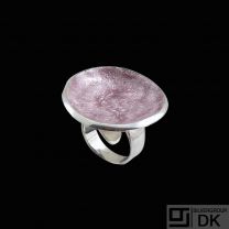 Arior - Barcelona. Sterling Silver Ring with Rose Enamel.