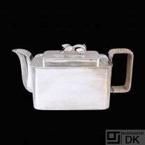 Arne Bang (1901 - 1983). Unika Art deco Sterling Silver Tea Pot - 1932.