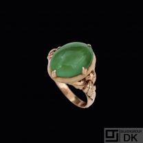 Art Nouveau 14k Gold Ring with Jadeite.