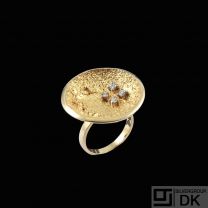 Atelier Torbjörn Tillander. 18k Gold Ring with Diamonds - 1970.