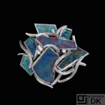 Augustin Julia-Plana. Unique 18K White Gold Brooch / Pendant with Opals and Diamonds.