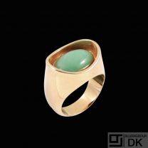 Bent Knudsen - Denmark. 14k Gold Ring with Jade - 1960s