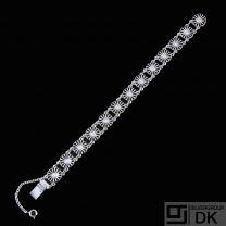 Bernhard Hertz. Sterling Silver Daisy Bracelet with black Enamel. 11mm