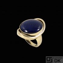 Danish 18k Gold Ring with Lapis Lazuli.
