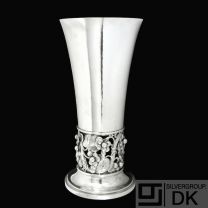 Evald Nielsen 1879-1958. Art nouveau Silver Vase with Grapes Motif - 1930.