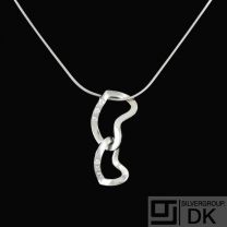 Georg Jensen. 18k White Gold Pendant with Diamonds and Snake Chain - Interlocking Hearts