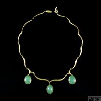 14k Gold Vintage Necklace with Cabochon Jade