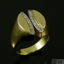 A. Michelsen. 18k Gold Ring with 16 Diamonds.