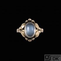 Evald Nielsen 1879-1958. Art Nouveau 14k Gold Ring with Moonstone.