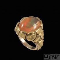 F. Hingelberg - Denmark. 14k Gold Ring with Fine Gold & Fire Opal.