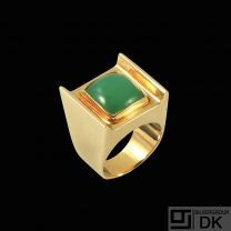 Flemming Knudsen. 14k Gold Ring with Chrysoprase - 1960s