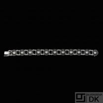 Georg Jensen. Sterling Silver 11mm Daisy Bracelet with black Enamel