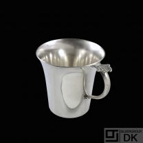 Georg Jensen. Sterling Silver Cup #657 - Acanthus / Dronning.