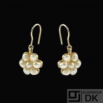 14k Gold Ear Hooks with Oriental Pearls.