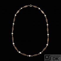 Hermann Siersbøl - Denmark. 14k Gold Necklace with Pearls - 1960s