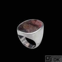 Jørgen Peter Ransby - Denmark. Sterling Silver Ring with Agate.