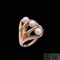 Just Andersen. 14k Gold Ring with Pearls.