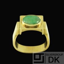 Knud V. Andersen. 14k Gold Ring with Jade.