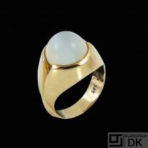 Knud V. Andersen. 14k Gold Ring with Moonstone.