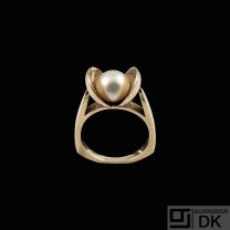 Knud V. Andersen / A. Michelsen. 14k Gold Ring with Pearl.