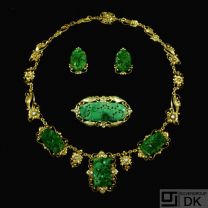Viggo Wollny. 14k Gold Jewelry Set with Jade and Diamonds.