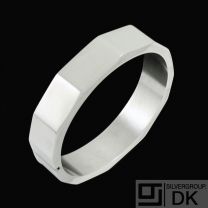 MOLTKE Jewelry - Denmark. Hindged Sterling Silver Bangle.