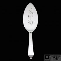 Georg Jensen. Sterling Silver Fish Serving Spoon 531 - Pyramid / Pyramide - NEW.