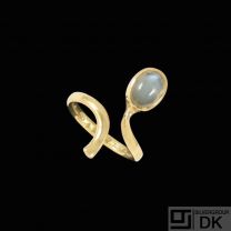 Georg Jensen. 18k Gold Ring with Moonstone #1417 - Vivianna Torun