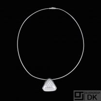 Peter Hertz - Copenhagen. 14k White Gold Necklace / Pendant with diamonds 0,40ct.