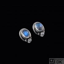Rabinovich - Denmark. Sterling Silver Earrings with Moonstone and Diamond 0,03ct.