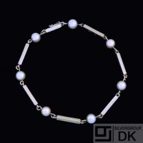 F. Hingelberg. Solid 14k White Gold Bracelet with Pearls. 1960s.
