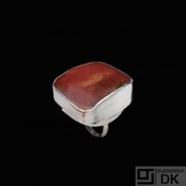 Sterling Silver Ring with Amber.