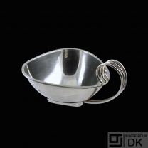 Svend Weihrauch - F. Hingelberg. Art Deco Sterling Silver Bowl with Wire Handle.