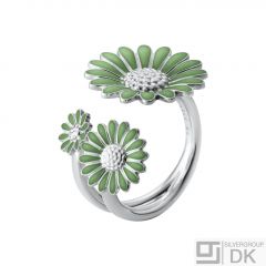 Georg Jensen / Stine Goya. DAISY 3-Flower Ring. Sterling Silver & Green Enamel.