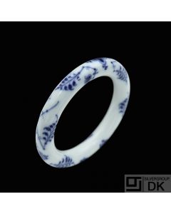 Royal Copenhagen. Porcelain Bangle - Musselmalet / Blue Fluted.