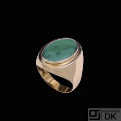 E. S. Cohn-Pålsson - Copenhagen. 14k Gold Ring with Jadeite.