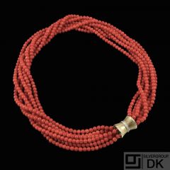 Nine-Strand Coral Necklace with 14k Gold Clasp and 21 Diamonds 0.30ct.