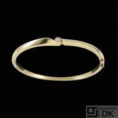 Tage Steen Andersen - Denmark. 14k Gold Bangle with diamond 0,1ct. 